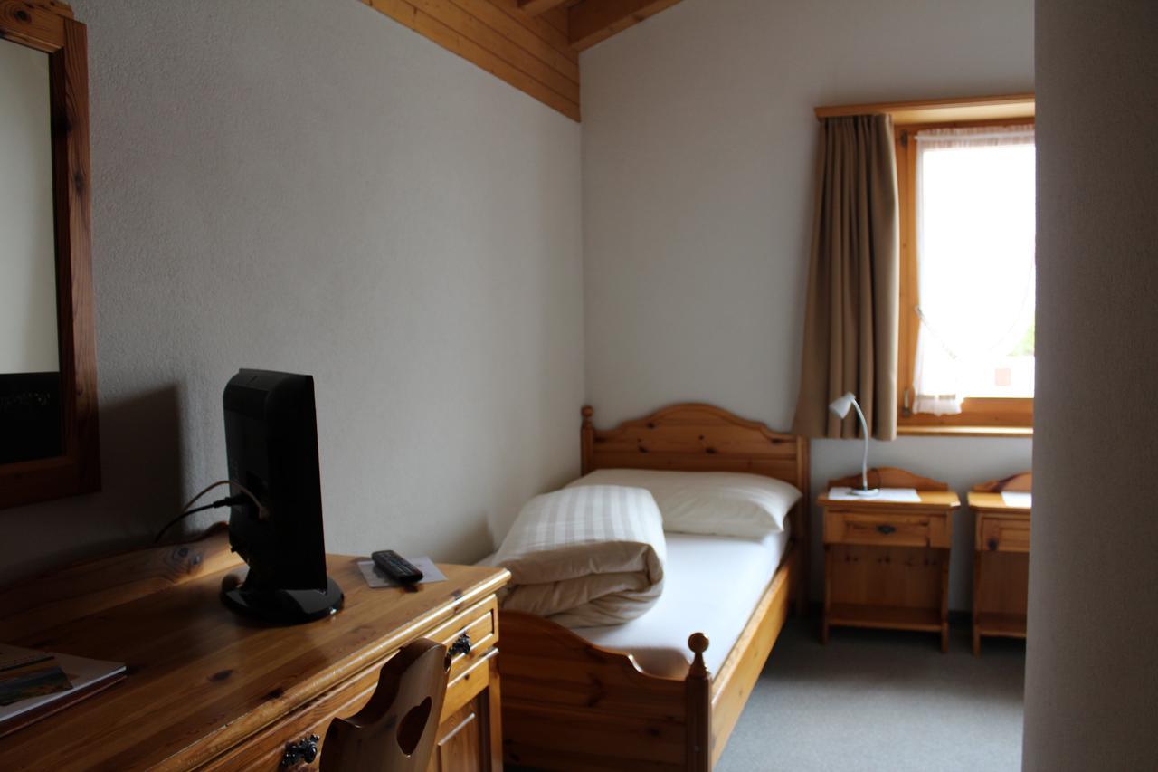 Hotel Péz Regina Lumbrein Szoba fotó